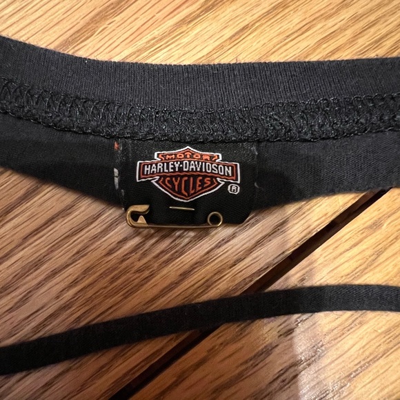 Women’s Harley-Davidson® CLOSED Wisconsin Dealer Vintage S/S Distressed Tee - Picture 10 of 16